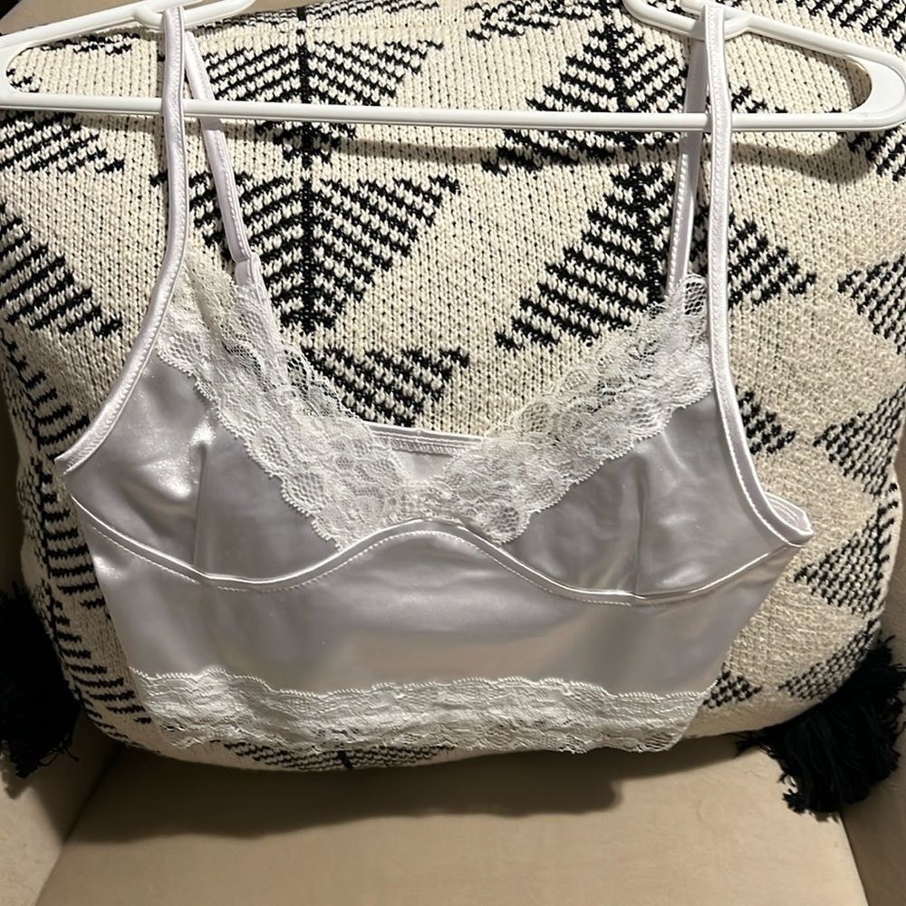 White top with lace